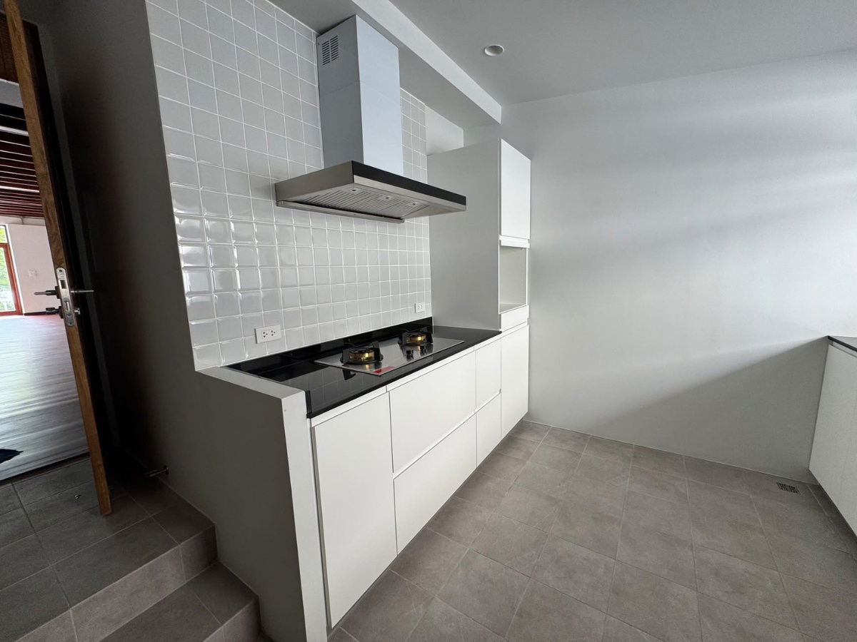 picture P0212 Fully Renovated Detached House for Rent – Pridi Banomyong 25 (Ekkamai Soi 10), Only 750 Meters from Sukhumvit 71 - 17/20