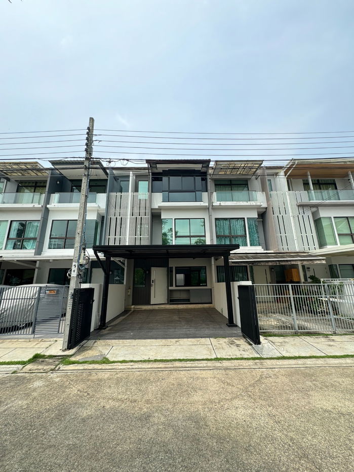 picture ✨ Stylish Townhome by Land & Houses | 3 Beds, 3 Baths, Great Location! ✨ - 1/21