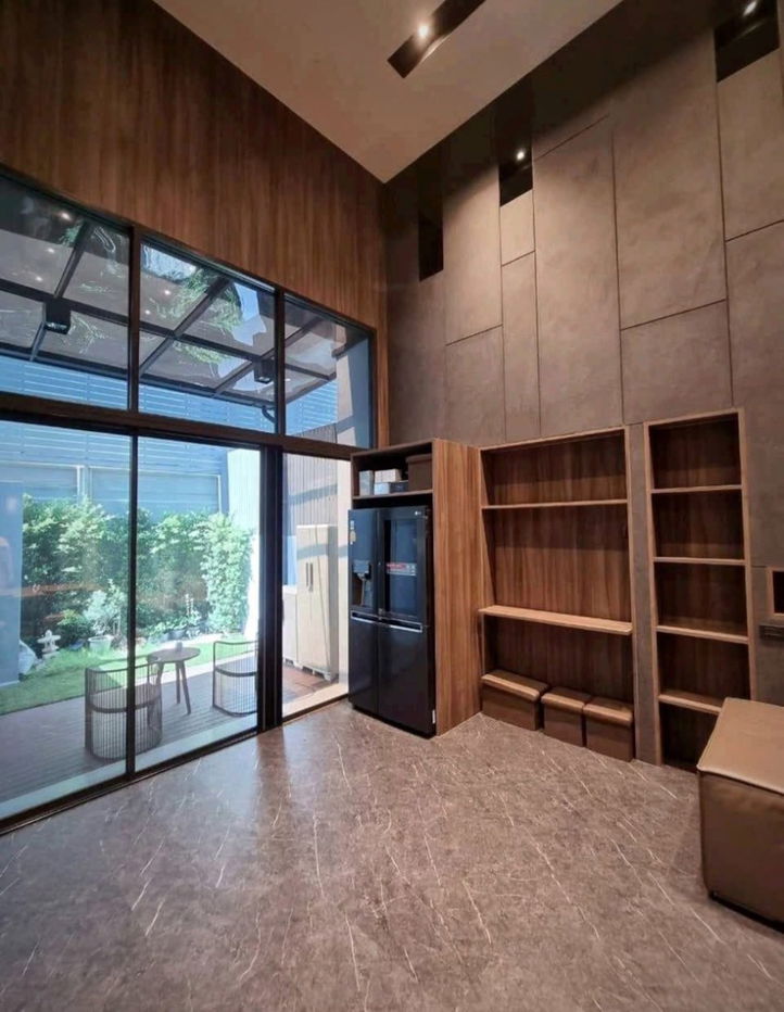 picture P0218 Modern 3.5-Storey Townhome for Sale at Estara Haven Pattanakarn 20 / Onnut 17 - 2/11