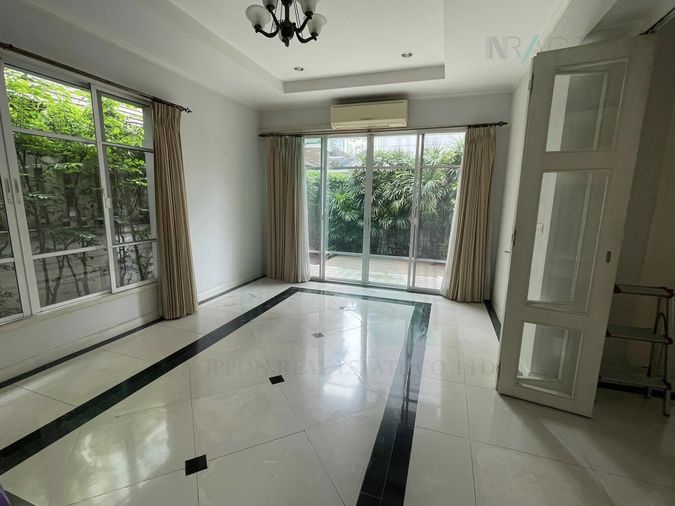 ให้เช่าบ้านเดี่ยว 4 ห้องนอน 380 ตร.ม. 85.5 ตร.ว. บ้านกลางกรุง เดอะ นีซ รัชวิภา
