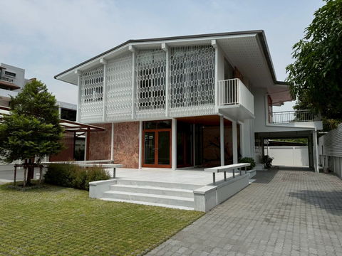 P0212 บ้านเดี่ยวรีโนเวทใหม่ให้เช่า – ซอยปรีดีพนมยงค์ 25 (เอกมัยซอย 10) ใกล้สุขุมวิท 71 เพียง 750 เมตร