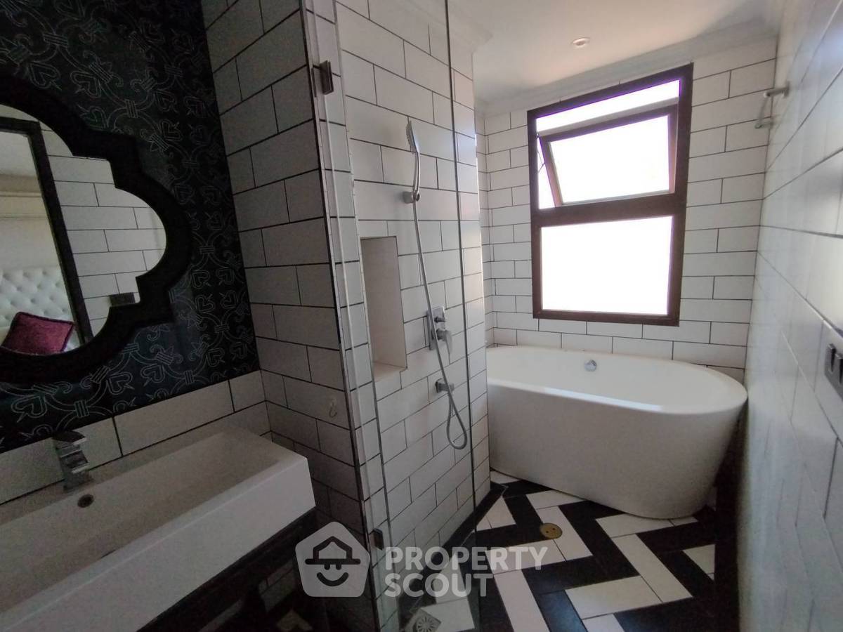 picture 2-BR Condo at Venetian Signature Condo Resort Pattaya close to Pattaya (ID 2278070) - 2/10