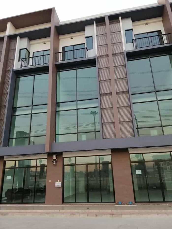 รูป WS2597 🏢 ให้เช่า โฮมออฟฟิศ 3.5 ชั้น ทำเลพระราม 9 – ศรีนครินทร์ หน้าติดถนนใหญ่ เหมาะสำหรับอยู่อาศัย  เพียง 33,000 บาท/เดือน - รูปที่ 1/9