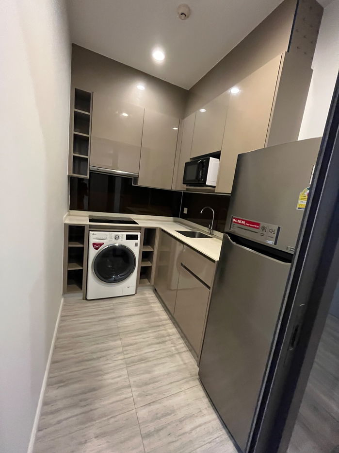 รูป For rent : Whizdom Essence Sukhumvit, 2 Bedrooms, 2 Bathrooms, Rent 35,000 Baht / Month, Ready to move as of today. - รูปที่ 3/14