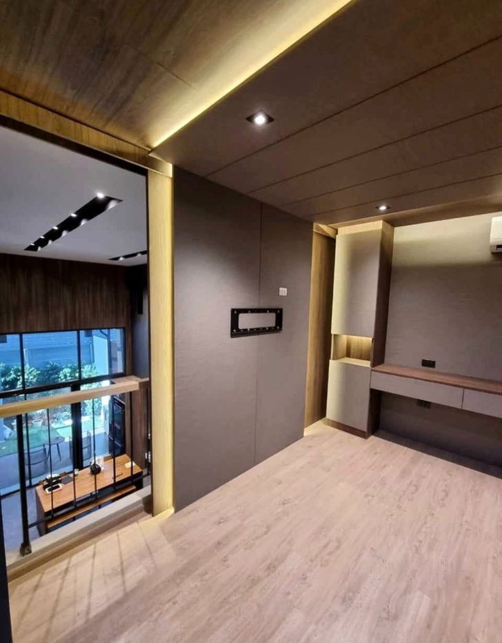 picture P0218 Modern 3.5-Storey Townhome for Sale at Estara Haven Pattanakarn 20 / Onnut 17 - 7/11