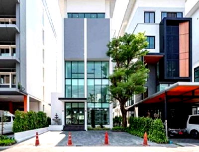 เช่าสำนักงาน ถนนศรีนครินทร์ :  ให้เช่าอาคารสำนักงาน / Home Office 5 ชั้น ซอยพัฒนาการ ถนนพัฒนาการ มีลิฟท์ในอาคาร จอดรถ 20 คัน เหมาะทำคลินิกเสริมความงาม , ธุรกิจ Online จดบริษัทได้