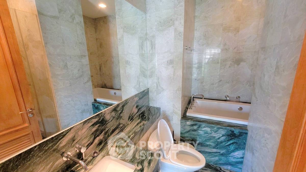 picture 3-BR Condo at Le Raffine Jambunuda Sukhumvit 31 near BTS Phrom Phong (ID 2278183) - 34/35
