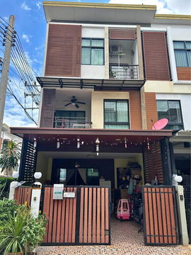 ขายทาวน์โฮม 3 ชั้น หมู่บ้าน ซิกเนเจอร์ เพชรเกษม 69 19 ตารางวา