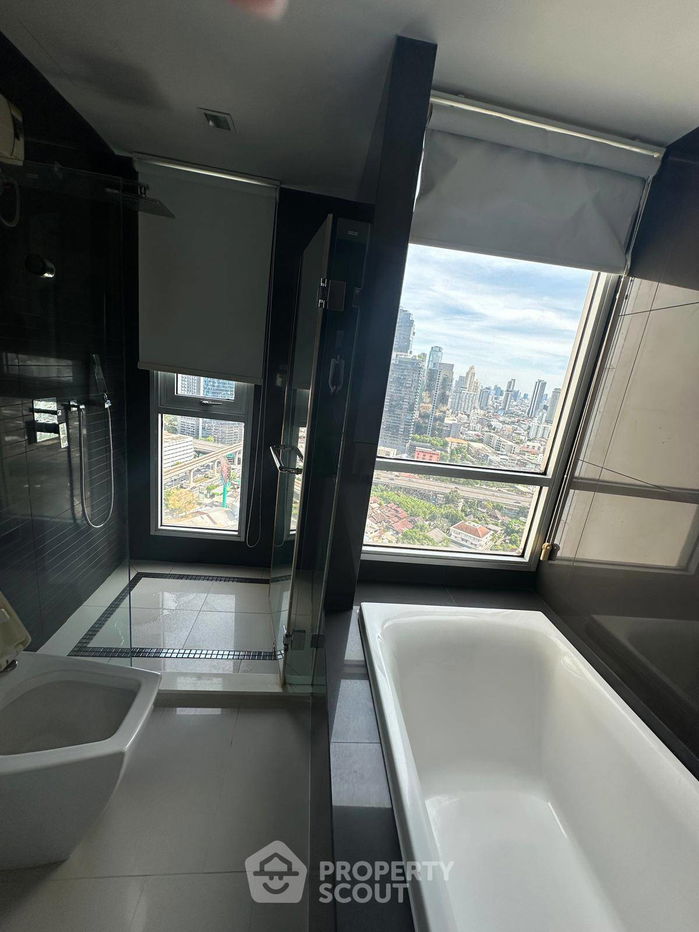 รูป คอนโด 2-ห้องนอน ที่ ริธึ่ม สาทร ใกล้ BTS สะพานตากสิน (ID 1942221) - รูปที่ 6/7