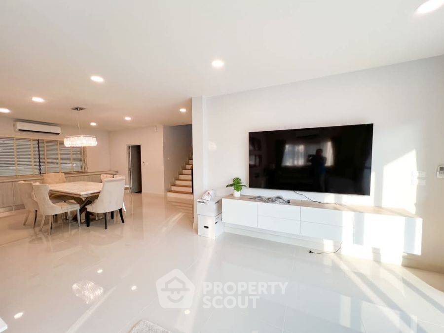 รูป บ้าน 4-ห้องนอน ที่ เซนโทร บางนา ใน บางแก้ว (ID 2148171) - รูปที่ 1/10