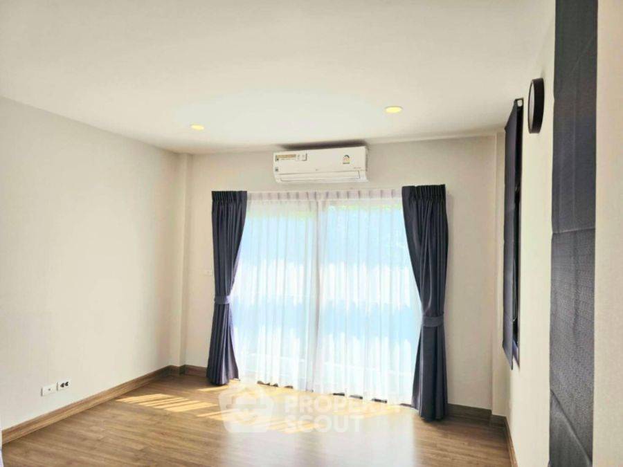 picture 4-BR House at The City Pattanakarn in Prawet (ID 2147280) - 6/9