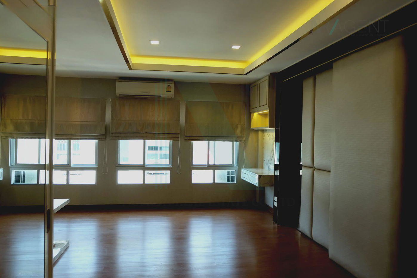 picture 📌 For Sell Town house BAAN KLANG KRUNG THE ROYAL VIENNA RATCHAVIPHA - RATCHADAPHISEK 3-story 3 bedroom 3 bathroom - 5/8