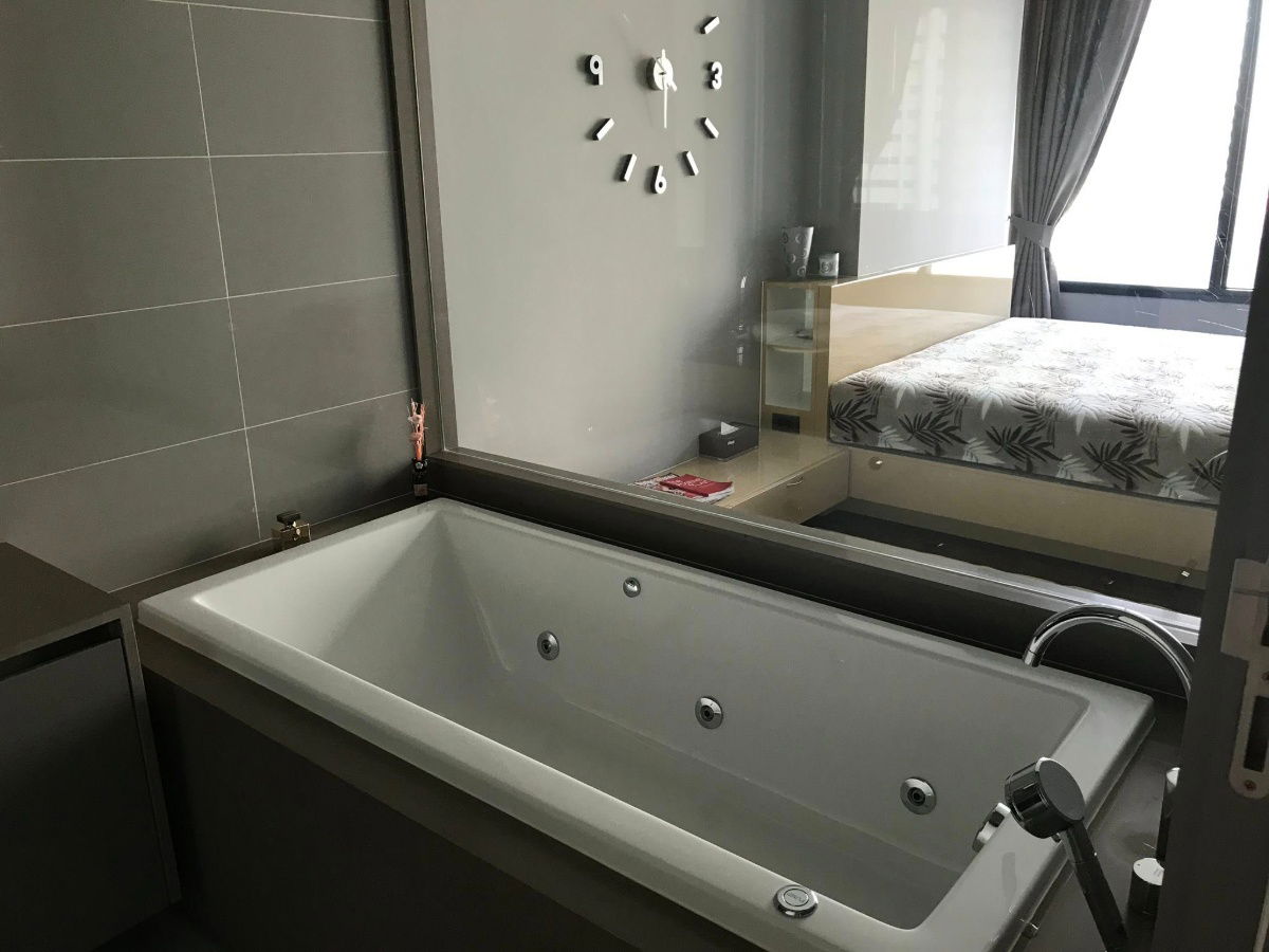 picture Condo for rent M Silom near BTS Chong Nonsi 40,000 baht Property code: RS743 - 7/13