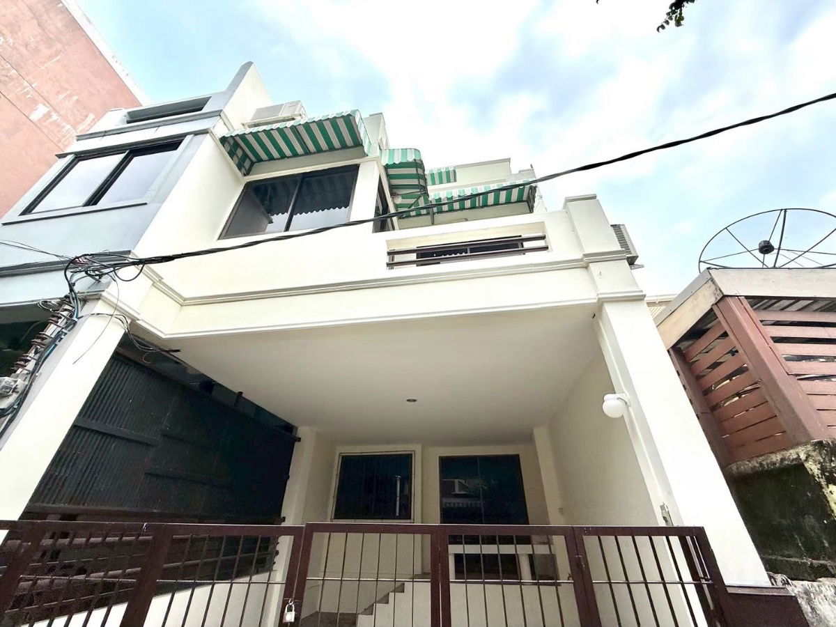 รูป ขายด่วน‼️บ้านทาวน์เฮาส์ 3 ชั้น สุดคุ้มย่านสุขุมวิท 65 บ้านทำเลดีในราคาที่เอื้อมถึง บ้านทาวน์เฮาส์ 3 ชั้น ขนาด 20 วา 4 นอน 3 น้ำ - รูปที่ 4/20
