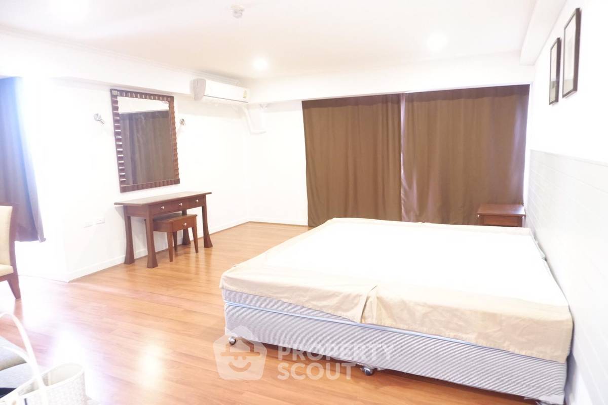 picture 2-BR Condo at Omni Tower near BTS Nana (ID 825658) - 2/8