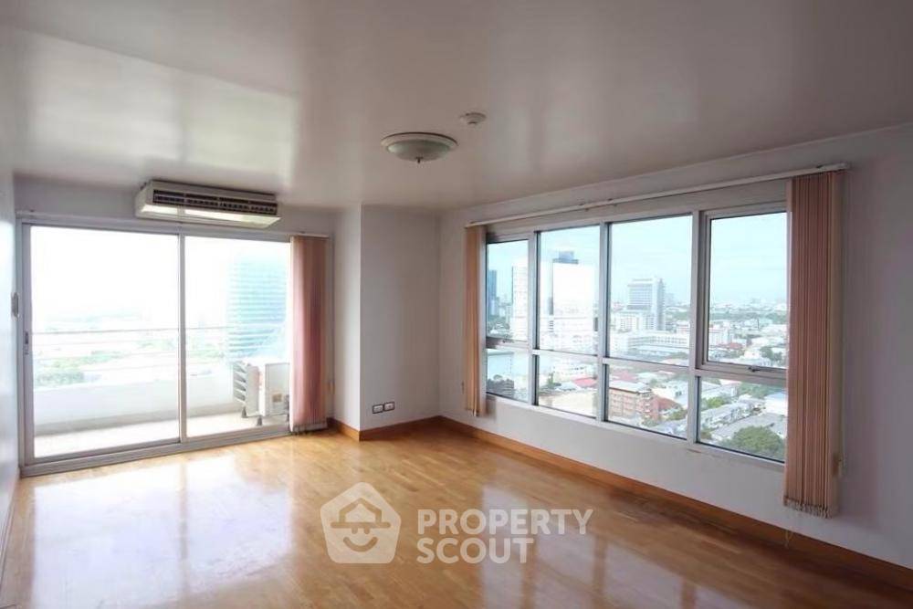 picture 2-BR Condo at Sarin Place Condominium near BTS Ratchayothin (ID 834795) - 1/8