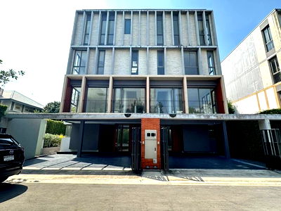 Home office for sale ม.นานาชาติแสตมฟอร์ด : Townhome for sale 3.5 stories Ramkhamheang 118 very close to International School