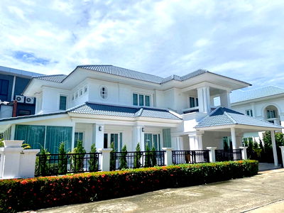 Houses for sale Bangkok : Single house, good price, near MRT and important places