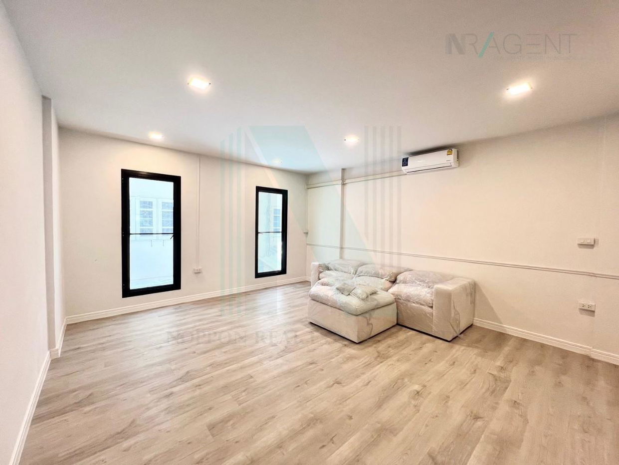 รูป 📌 ขายทาวน์โฮม โครงการ บ้านศุภารมย์ 3 ชั้น 3 ห้องนอน 3 ห้องน้ำ - รูปที่ 4/8