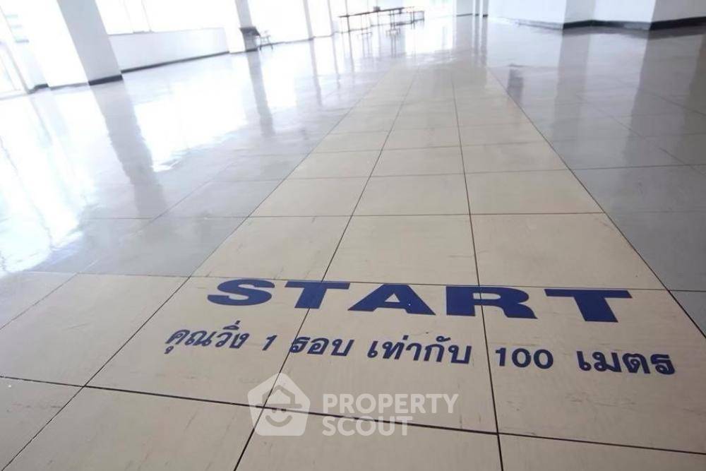 picture 2-BR Condo at Sarin Place Condominium near BTS Ratchayothin (ID 834795) - 8/8