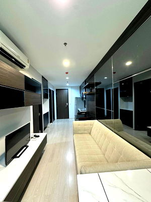 Condos for rent Soi Ekamai (Sukhumvit 63) : Code: KJ8368  for rent Rhythm Sukhumvit 44/1 // Line ID: @kjcondo (with @) //