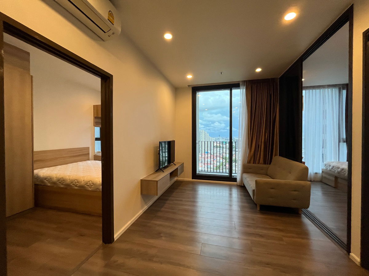 รูป For rent : Whizdom Essence Sukhumvit, 2 Bedrooms, 2 Bathrooms, Rent 35,000 Baht / Month, Ready to move as of today. - รูปที่ 4/14