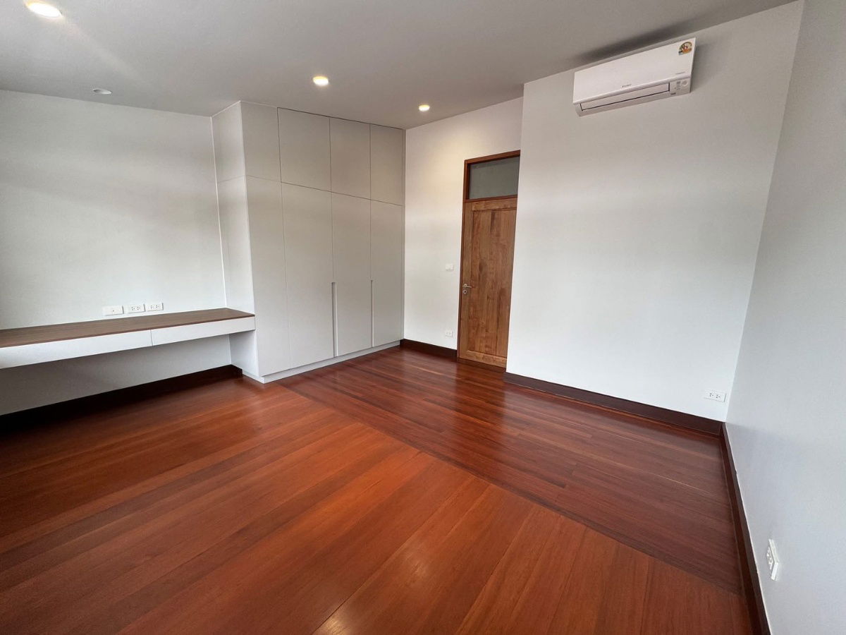 picture P0212 Fully Renovated Detached House for Rent – Pridi Banomyong 25 (Ekkamai Soi 10), Only 750 Meters from Sukhumvit 71 - 11/20