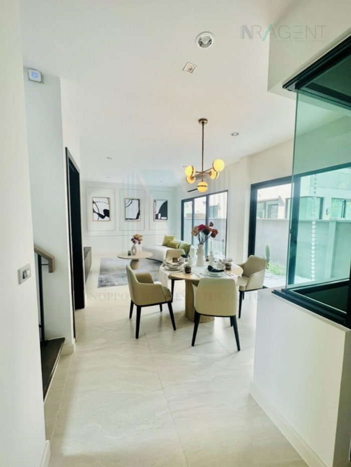 picture 📌 For Rent Town house BAAN KLANG MUANG CLASSE SUKHUMVIT 77 3-story 3 bedroom 4 bathroom - 3/8