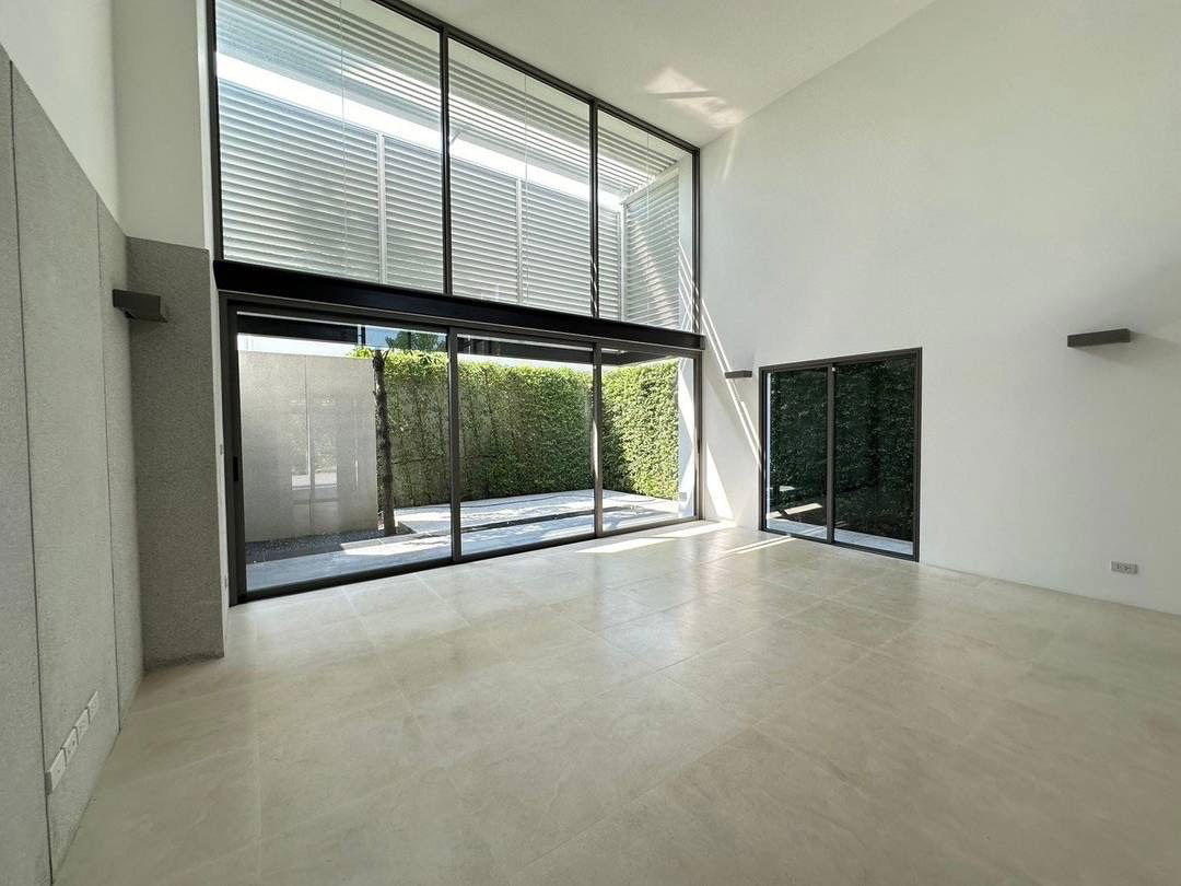 picture Townhome for sale 3.5 stories Ramkhamheang 118 very close to International School - 4/5
