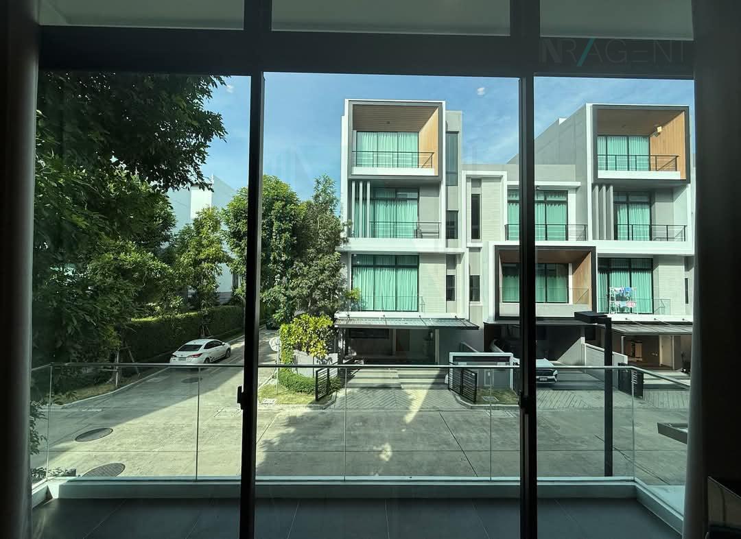รูป 📌 ให้เช่าทาวน์เฮาส์ 4 ชั้น เนอวานา ดีฟายน์ ศรีนครินทร์-พระราม 9 3 ห้องนอน 4 ห้องน้ำ - รูปที่ 7/8