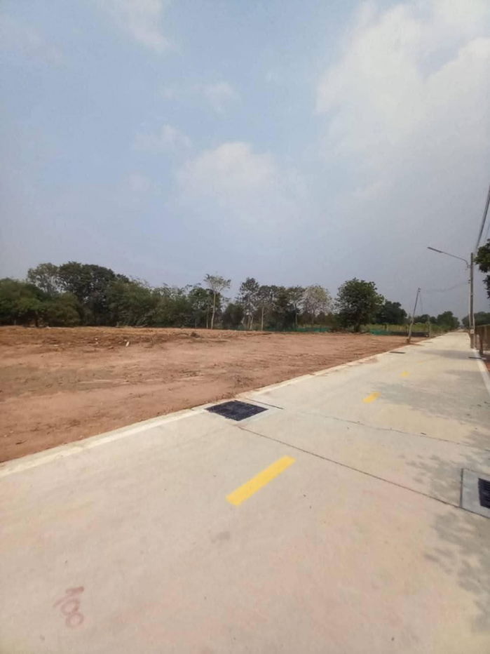 picture Land that is suitable for House project in Pattaya in Soi Thungklom with a cesses to roads and utilities - 3/3