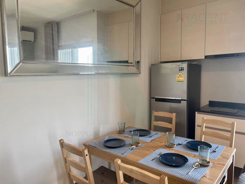 📌 For rent, Noble Revolve Ratchada 2, 2 bedrooms, 40th floor, near AIA Capital Center.