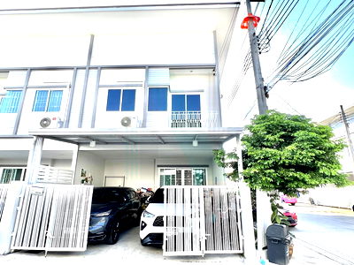 ทาวน์โฮม สถาบันเทคโนโลยีแห่งสุวรรณภูมิ  : 📌 ขายทาวน์เฮาส์ โครงการ เดอะ มิราเคิล เทพารักษ์ 2 ชั้น 3 ห้องนอน 3 ห้องน้ำ