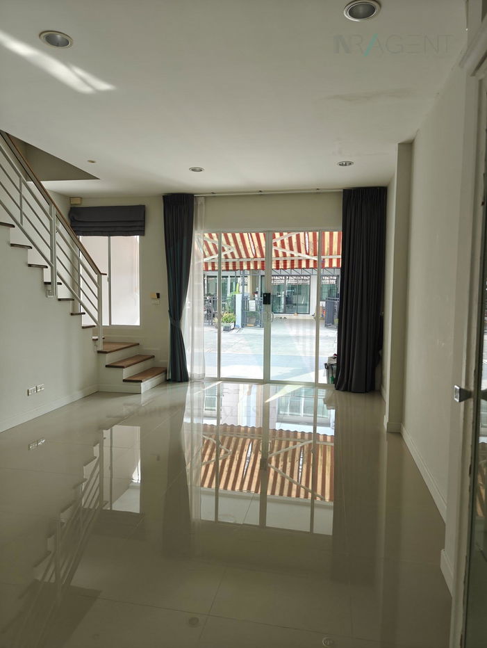 รูป 📌 ให้เช่าทาวน์เฮาส์ 3 ชั้น บ้านกลางเมือง ลาดพร้าว 71 นาคนิวาส 34 3 ห้องนอน 3 ห้องน้ำ - รูปที่ 2/8