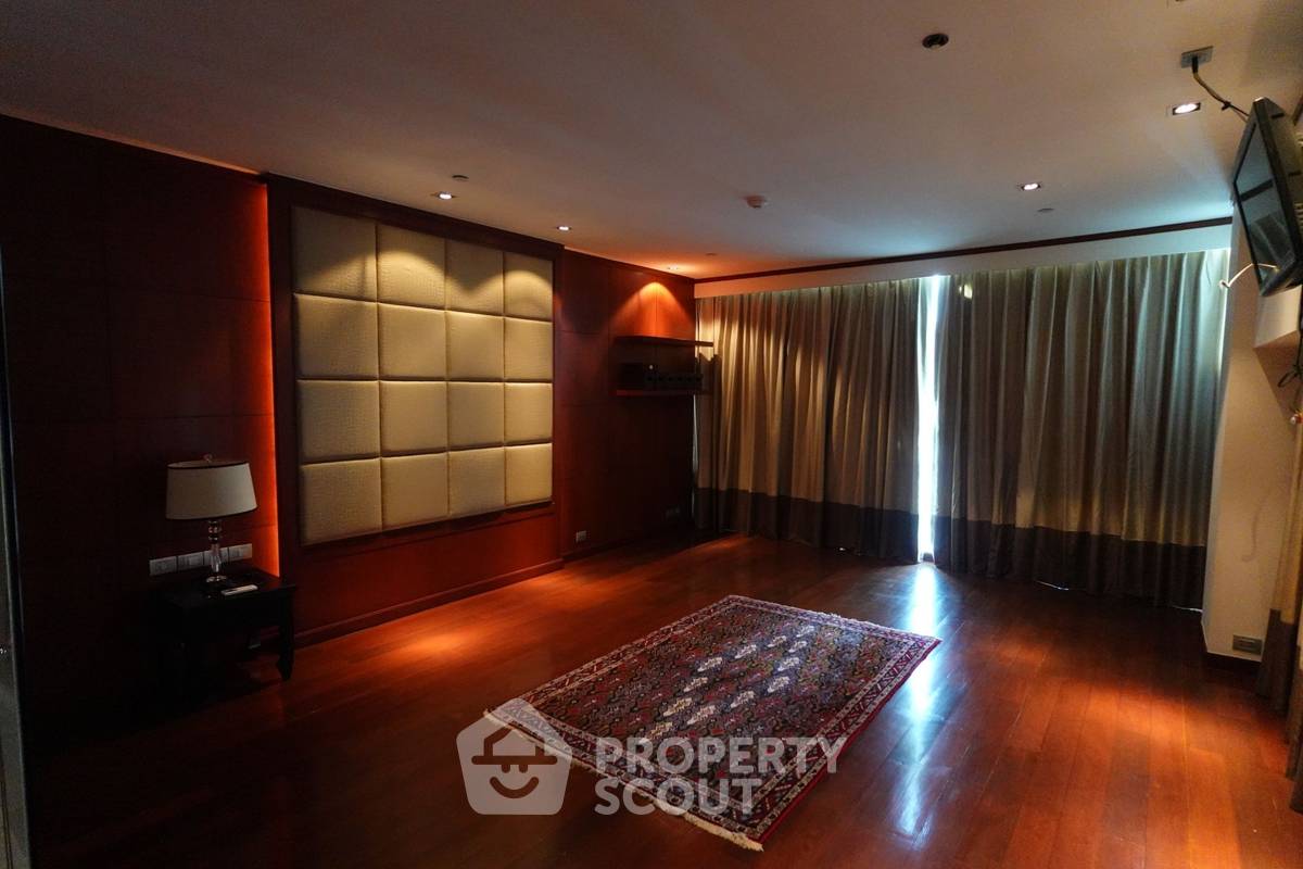 รูป คอนโด 3-ห้องนอน ที่ เลอ รัฟฟิเน่ สุขุมวิท 31 ใกล้ BTS พร้อมพงษ์ (ID 2278718) - รูปที่ 10/19