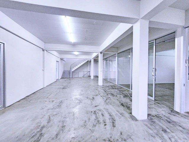 picture Chaloem Phrakiat Rama IX Rd. 28-32 MRT SuanLuang Rama IX 4.7km. Land for rent two 3-story commercial - 4/8