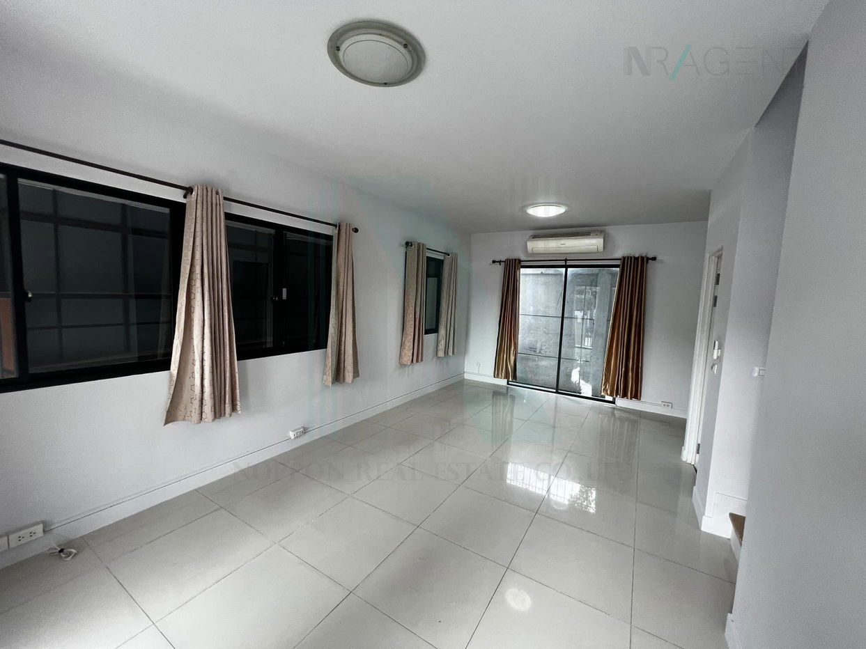 รูป 📌 ให้เช่าบ้านเดี่ยว 2 ชั้น เอโทล จาวา เบย์ บางนา – สุวรรณภูมิ 3 ห้องนอน 2 ห้องน้ำ - รูปที่ 3/8