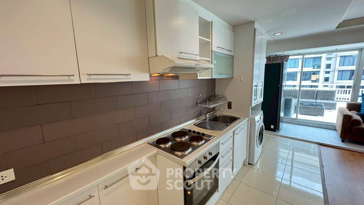 picture 2-BR Condo at Grand Park View Asoke near MRT Sukhumvit (ID 2105719) - 13/18