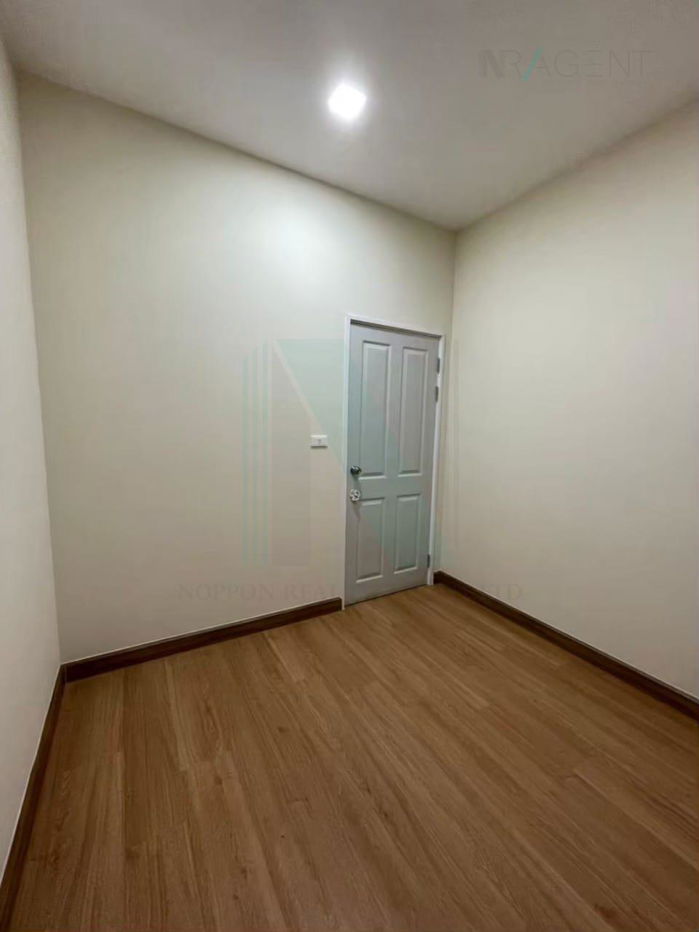 picture 📌 For Sell 2-story Townhouse GOLDEN TOWN 2 SRINAKARIN-SUKHUMVIT 4 bedroom 2 bathroom - 4/8