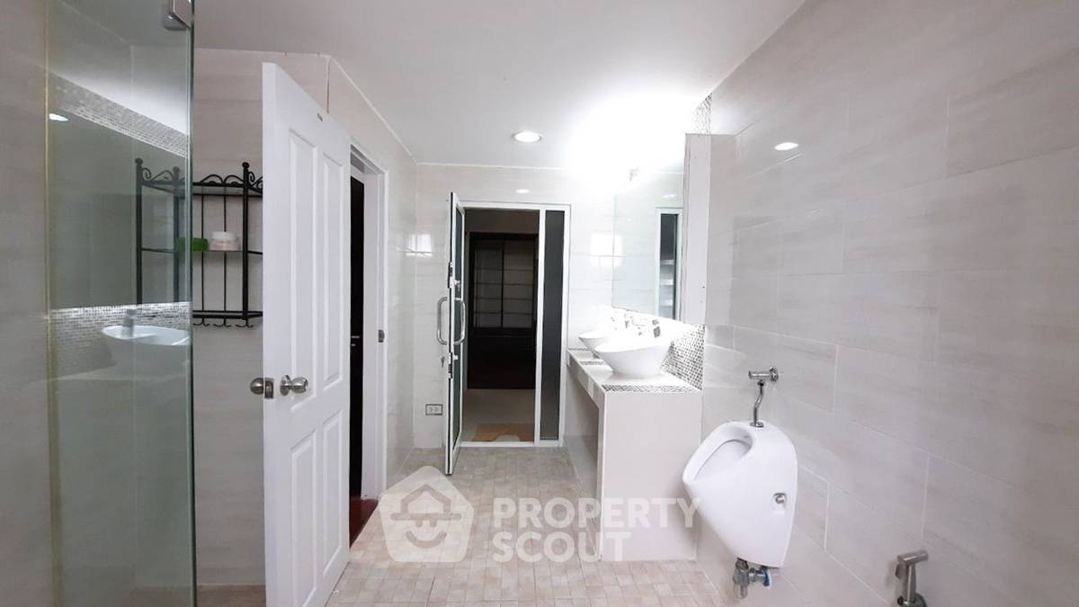 picture 5-BR House at Varatorn Ville in Suan Luang (ID 1301990) - 18/20