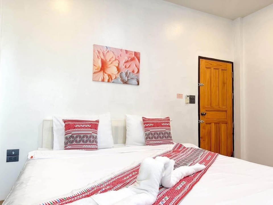 picture Pool villa for rent by the Mae Rim river, quiet and private, convenient, near beautiful tourist attractions of Chiang Mai- RW006819 - 8/10