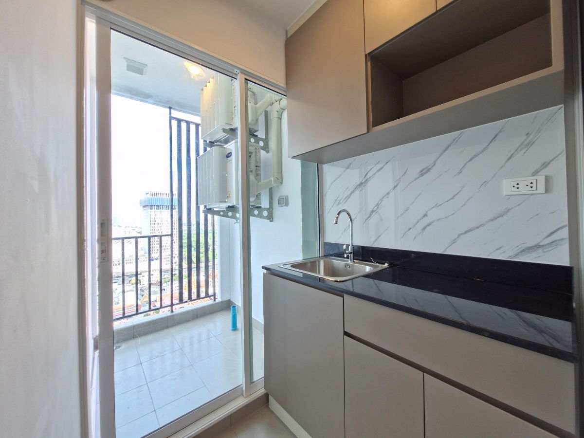 picture FOR RENT--Regent home  10,000/month - 4/6