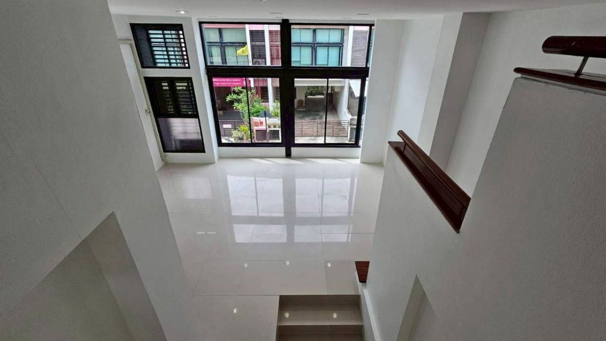 รูป ขายโฮมออฟฟิศ 4 ชั้น เดอะ ฮาบิแทท ศรีวรา ทาวน์อินทาวน์ 25 ตร.วา พื้นที่ใช้สอย 300 ตร.ม. 4 ห้องนอน 4 ห้องน้ำ ขาย 13.75 ลบ.* - รูปที่ 12/20