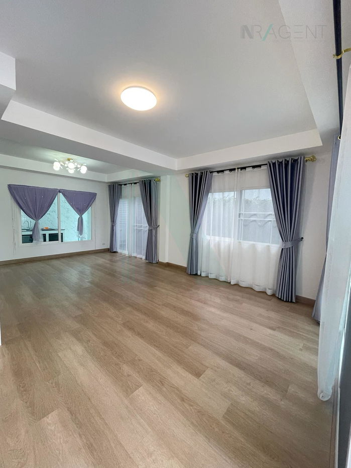 picture 📌 Semi-detached house for sale, Q DISTRICT SUKSAWAT 76 project, 2 floors, 3 bedrooms, 3 bathrooms - 4/8