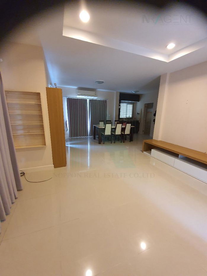 รูป 📌 ขายบ้านเดี่ยว โครงการ เซนโทร วัชรพล 2 ชั้น 3 ห้องนอน 3 ห้องน้ำ - รูปที่ 2/8