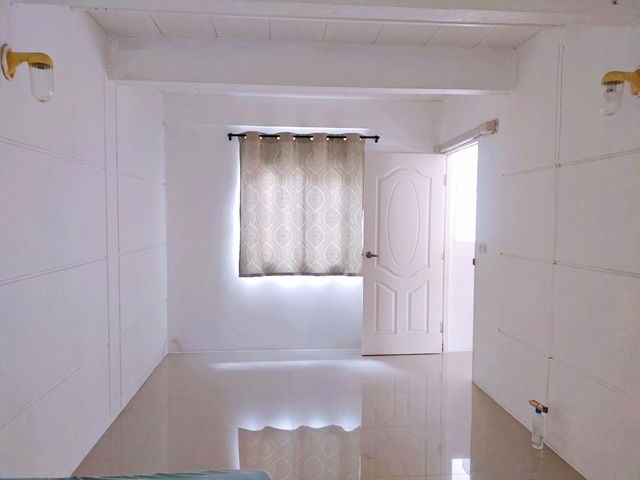 picture MRT Muang Thong Thani 2.7 km. European style townhouse for rent 3-storey 3 bath high-rise - 7/8