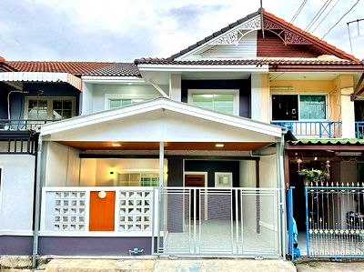 ทาวน์โฮม โลตัส โกเฟรช หมู่บ้านพฤกษา 3 : บ้านสวย  รีโนเวทใหม่   หมู่บ้านพฤกษา 3  ถนนวัดลาดปลาดุก  บางบัวทอง  