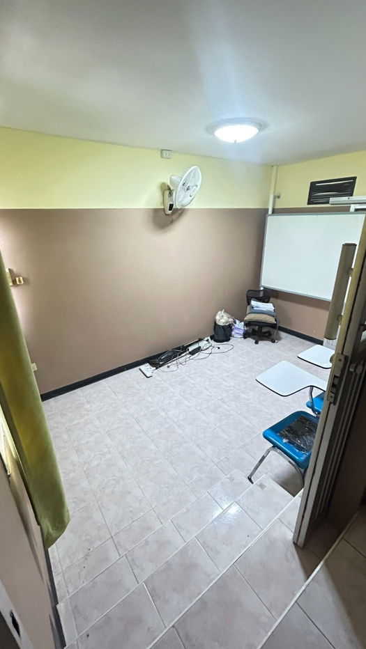 รูป ขายตึกแถว / อาคารพาณิชย์ 3 ชั้นครึ่ง 20 ตร.วา ใจกลางเมืองโคราช   ทำเล Education Hub ตรงข้ามโรงเรียนวัดสระแก้ว  - รูปที่ 10/24
