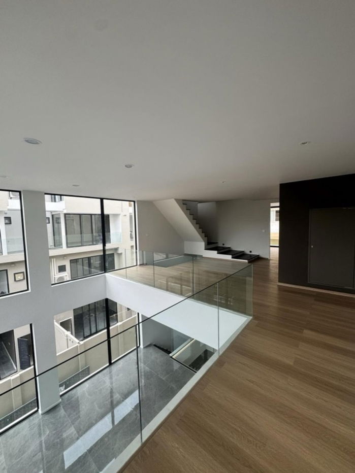 รูป ให้เช่า Home Office หรู 4 ชั้น มีลิฟท์ นาคนิวาศ เอกมัย รามอินทรา แปลงมุม พื้นที่ใช้สอย 527 วา จอดรถ 6 คัน - รูปที่ 2/9