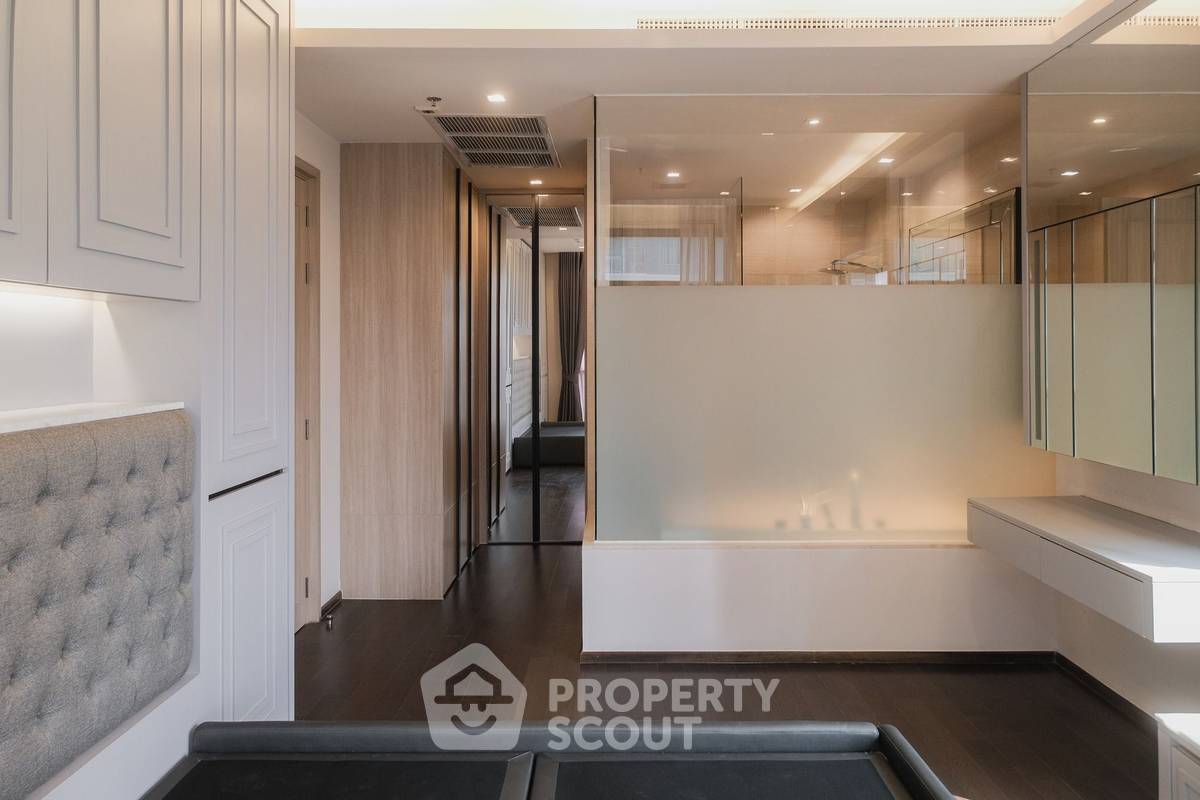 picture 2-BR Condo at The XXXIX By Sansiri near BTS Phrom Phong (ID 1717348) - 3/11